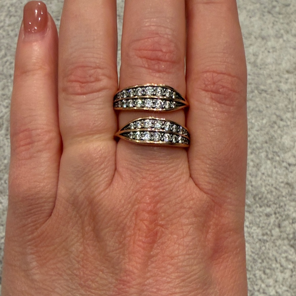 Henri Bendel Elegant Gold and Silver Women's Ring
